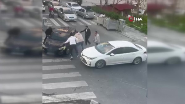Esenyurt’ta kaza sonrası ortalık karıştı